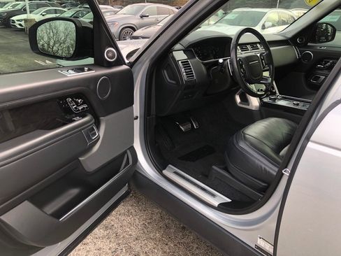 Used 2019 Land Rover Range Rover Long Wheelbase Autobiography image 11
