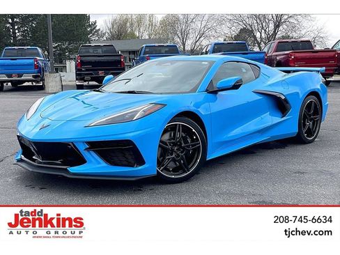 Used 2025 Chevrolet Corvette Stingray Premium Cpe w/ Z51 Performance Package RWD image 1