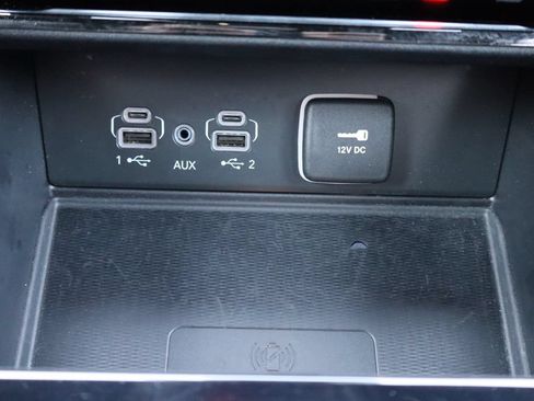 Used 2024 Jeep Grand Cherokee L Altitude AWD/4WD image 11