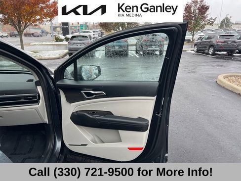 Used 2025 Kia Sportage EX image 59