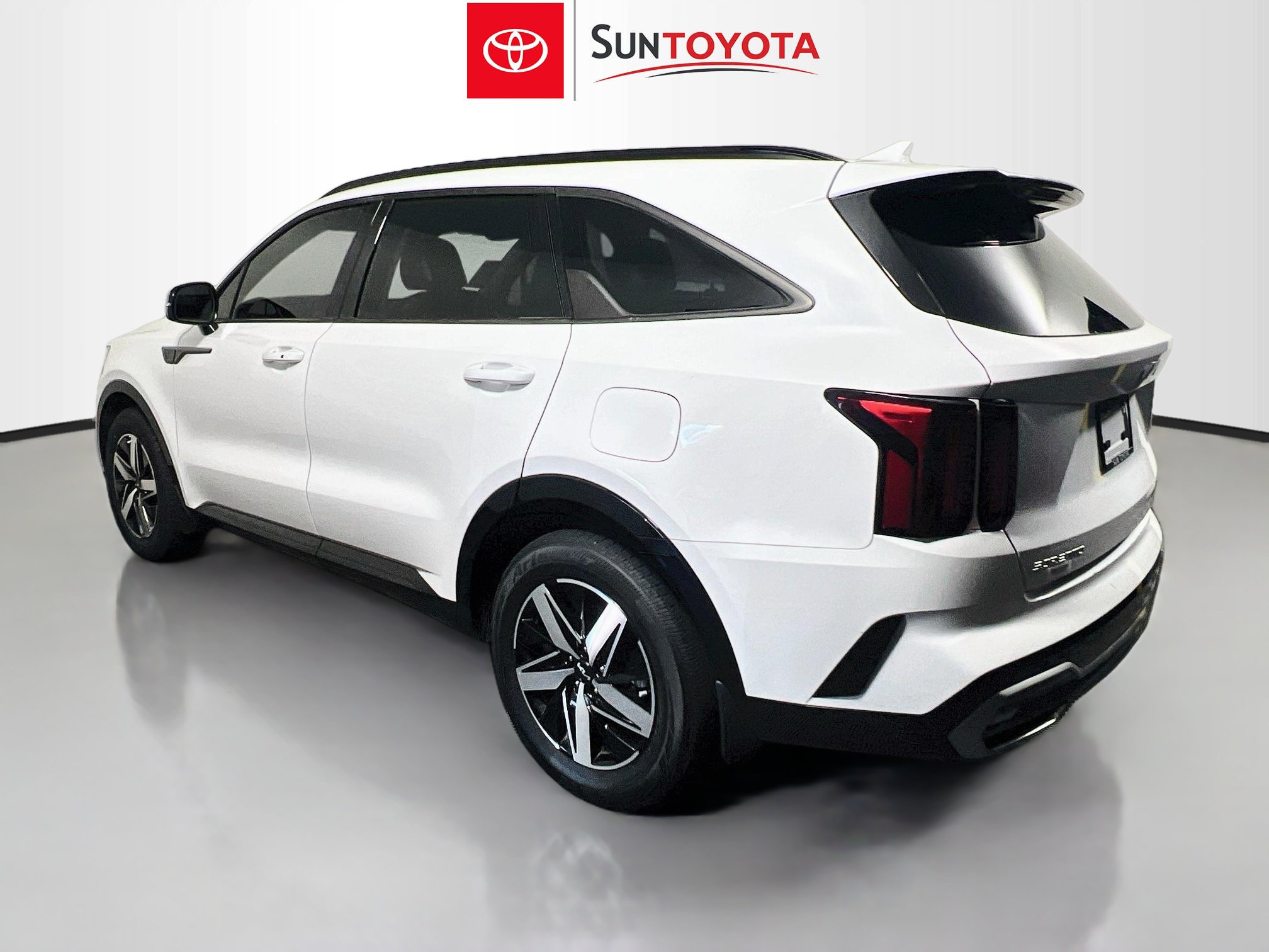Used 2023 Kia Sorento S FWD image 6