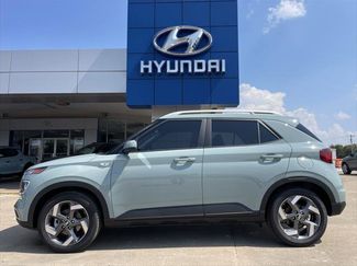New 2025 Hyundai Venue Limited image 1
