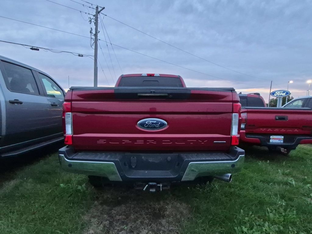 Used 2017 Ford F250 Lariat w/ Lariat Ultimate Package AWD/4WD image 3