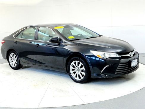 Used 2016 Toyota Camry XLE image 7