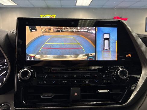 Used 2022 Toyota Highlander Platinum FWD image 37