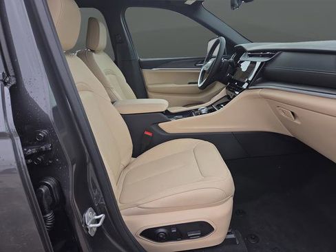 New 2026 Jeep Grand Cherokee Limited image 36