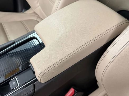 Used 2020 Jaguar F-PACE Prestige image 21