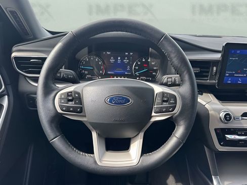 Used 2022 Ford Explorer XLT w/ Equipment Group 202A image 14