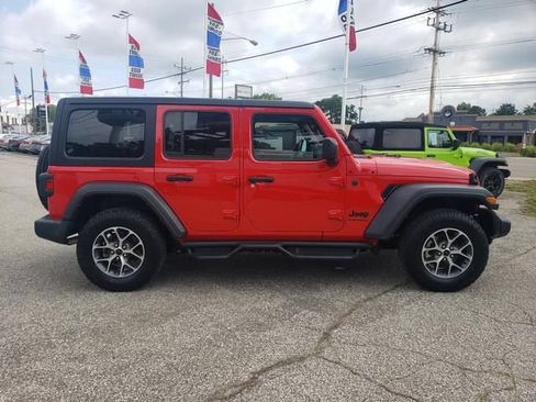 Used 2024 Jeep Wrangler Unlimited Sport AWD/4WD image 2
