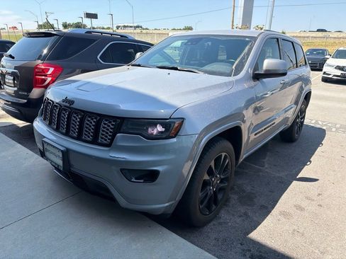 Used 2021 Jeep Grand Cherokee Laredo X AWD/4WD image 1