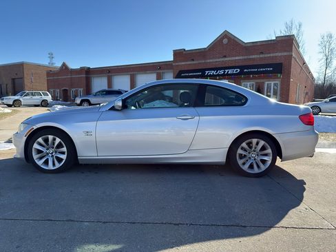 Used 2011 BMW 328i xDrive Coupe image 9