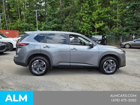 Used 2025 Nissan Rogue SV FWD image 14