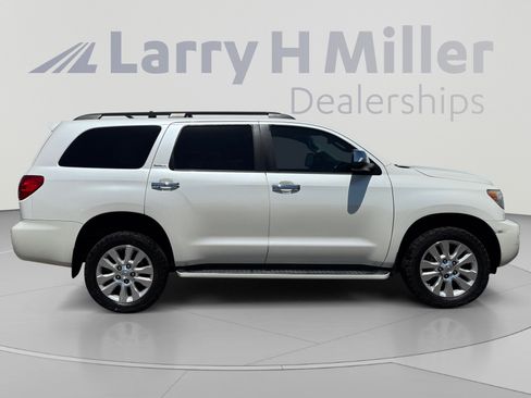 Used 2015 Toyota Sequoia Platinum AWD/4WD image 6