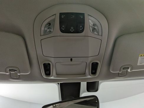 Used 2019 Chrysler Pacifica Limited image 25