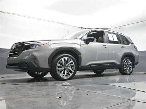 Used 2025 Subaru Forester Touring w/ Touring Package image 36