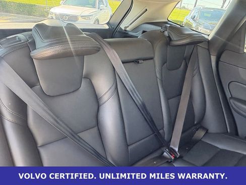 Certified 2025 Volvo XC60 B5 Core AWD/4WD image 33