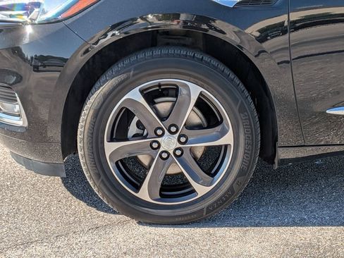 Used 2020 Buick Enclave Essence w/ Sport Touring Edition image 11