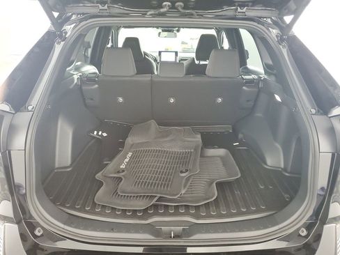Used 2025 Toyota RAV4 SE image 33