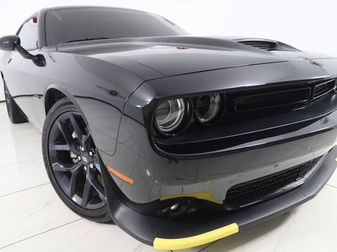 Used 2022 Dodge Challenger R/T w/ Blacktop Package image 17