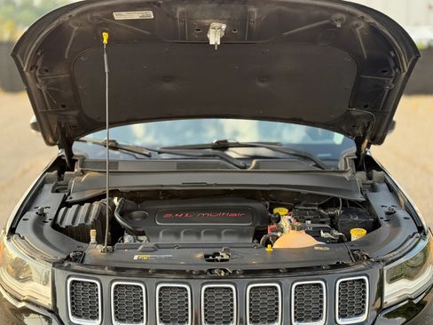 Used 2018 Jeep Compass Limited w/ Navigation Group FWD image 30