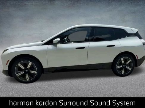 Used 2024 BMW iX xDrive50 w/ Sport Package AWD/4WD image 15