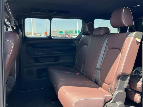 New 2025 Volkswagen ID. Buzz Pro S image 26