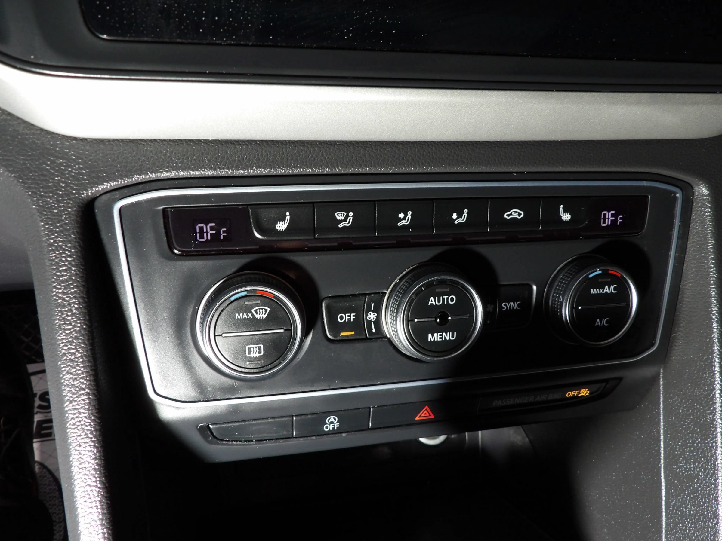 Used 2021 Volkswagen Atlas Cross Sport SE w/ Panoramic Sunroof Package AWD/4WD image 18