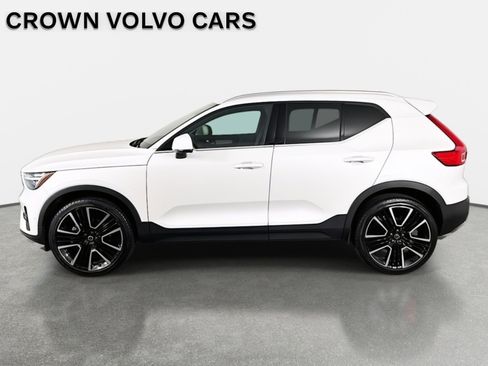 Used 2024 Volvo XC40 B5 Ultimate w/ Protection Package Premier image 9