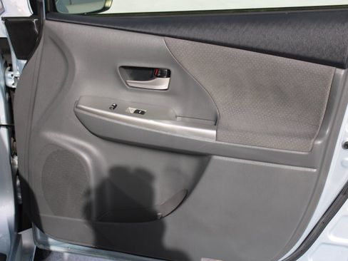 Used 2012 Toyota Prius V Three image 17