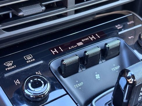 Certified 2024 Porsche 911 Carrera 4S image 23