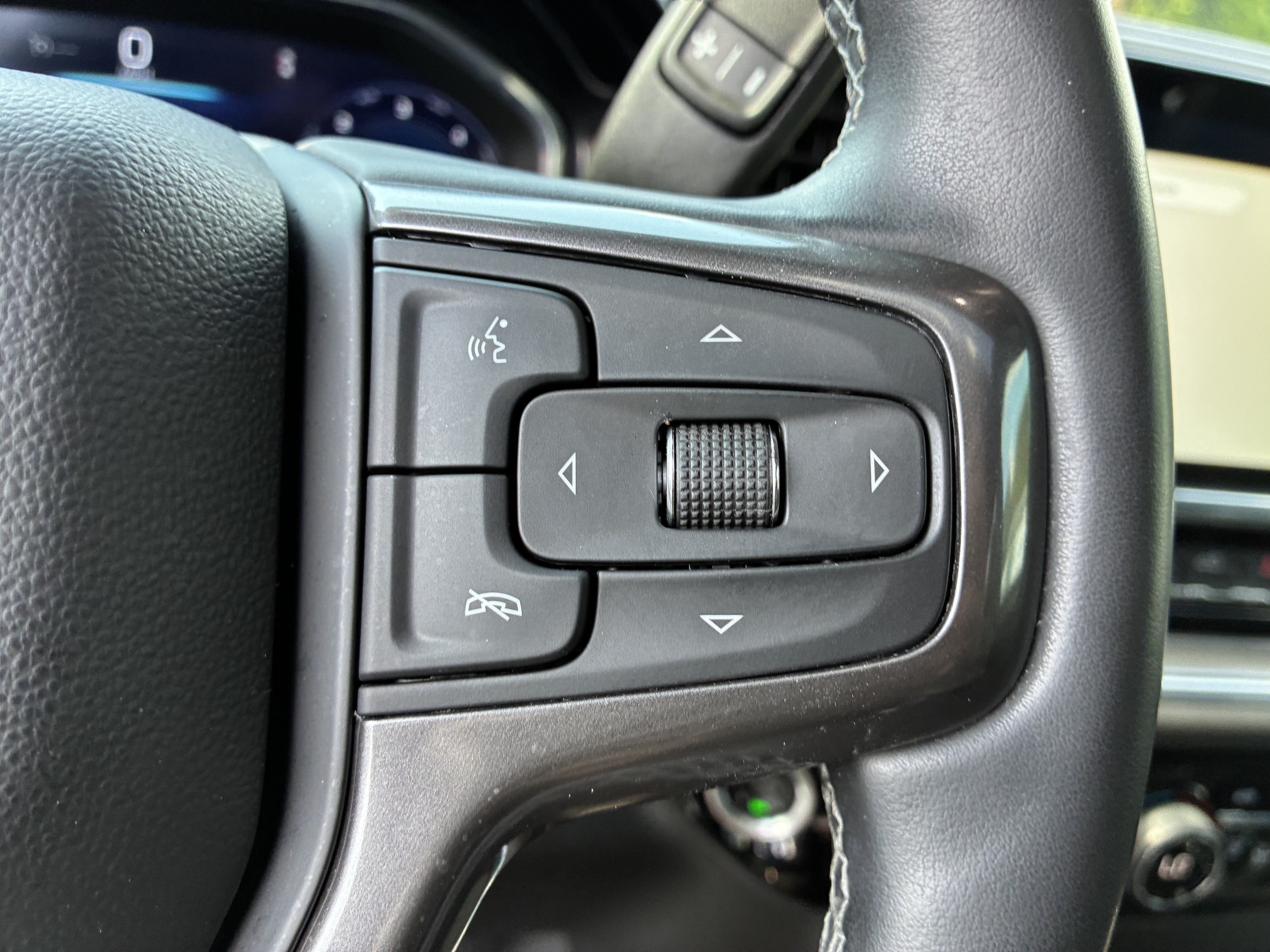 Used 2025 Chevrolet Silverado 3500 High Country w/ High Country Premium Package AWD/4WD image 32