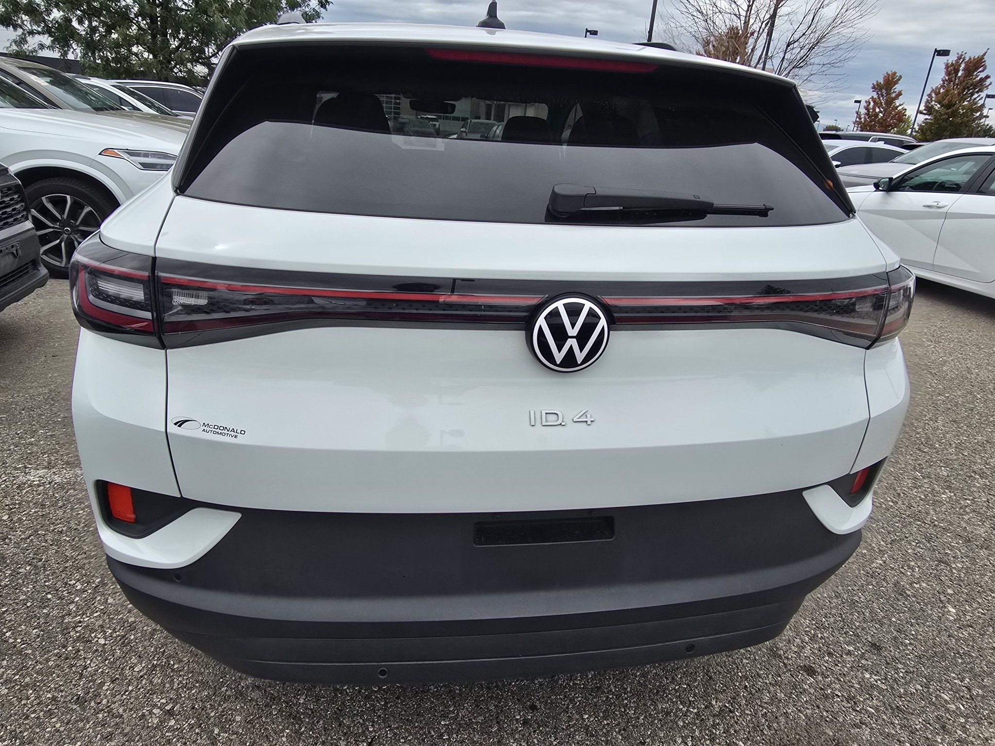Used 2024 Volkswagen ID.4 2WD image 5