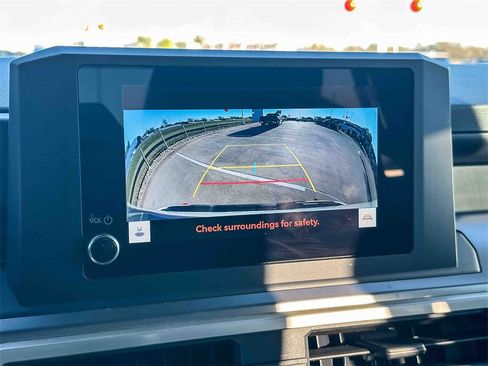 Used 2024 Toyota Tacoma TRD Off-Road image 31