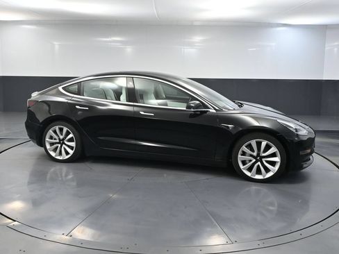 Used 2018 Tesla Model 3 Long Range AWD/4WD image 3