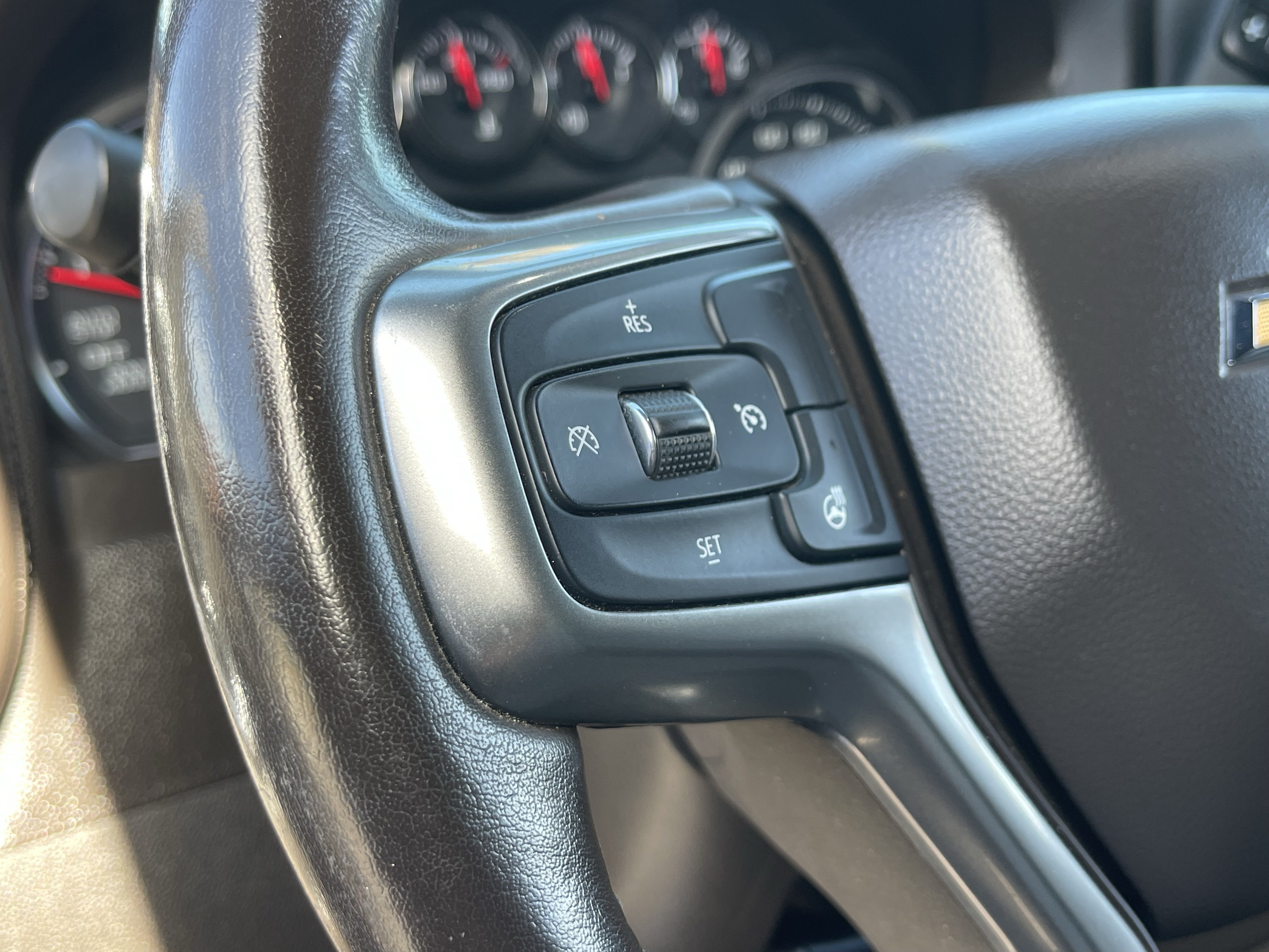 Used 2020 Chevrolet Silverado 1500 LTZ AWD/4WD image 23