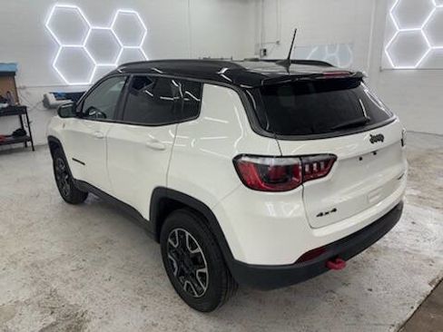 Used 2019 Jeep Compass Trailhawk image 3