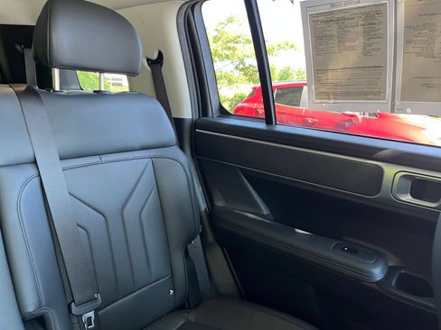 Used 2025 Hyundai Santa Fe SEL FWD image 39