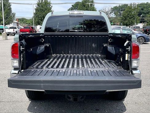 Used 2023 Toyota Tacoma TRD Off-Road AWD/4WD image 31