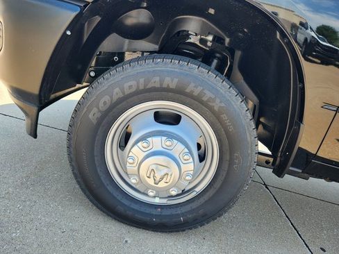 New 2024 RAM 3500 Tradesman image 15