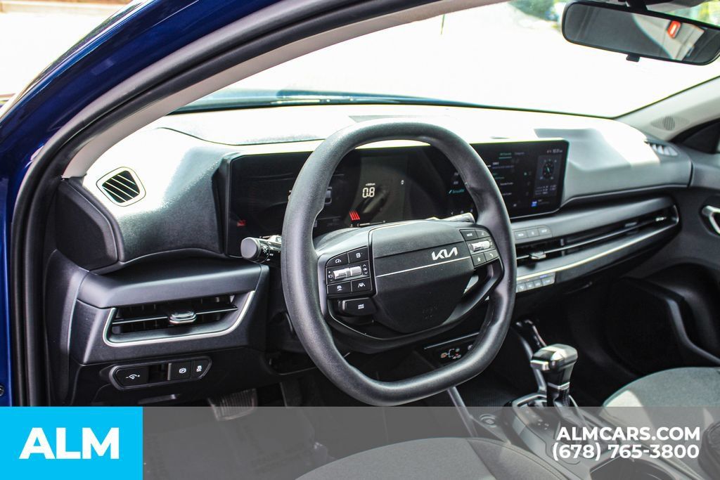 Used 2025 Kia K4 FWD image 21