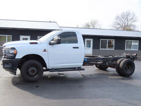 Used 2024 RAM 3500 Tradesman image 2