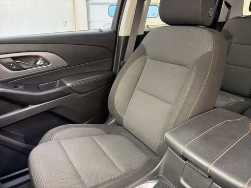 Used 2021 Chevrolet Traverse LS FWD image 16