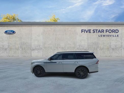 Used 2025 Lincoln Navigator Reserve w/ Jet Appearance Package AWD/4WD image 5