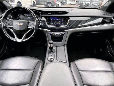 Used 2024 Cadillac XT6 Premium Luxury image 30