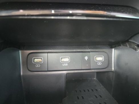 Used 2023 Kia Sorento SX image 19