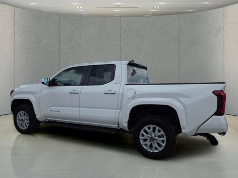 Used 2025 Toyota Tacoma SR5 RWD image 8