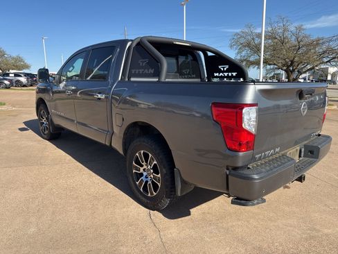 Used 2020 Nissan Titan SV w/ SV Convenience Package image 5