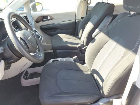 Used 2023 Chrysler Voyager LX FWD image 24