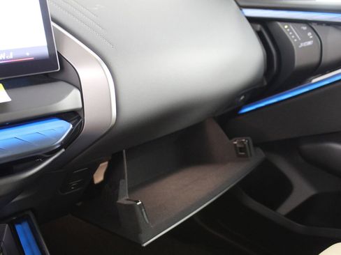 Used 2025 BMW X3 xDrive30i w/ Premium Package image 21