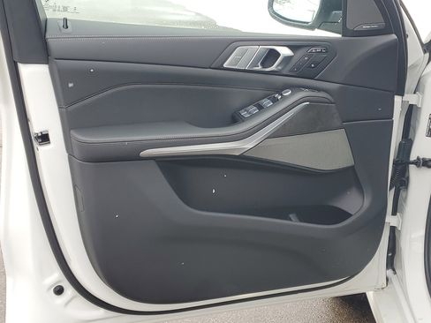 New 2026 BMW X7 xDrive40i w/ Premium Package image 5